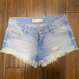 ZARA TRF DISTRESSED BLUE SHORTS. USA 2